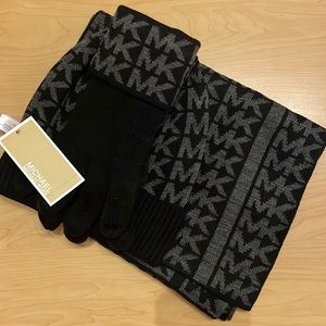Brand New Michael Kors Set